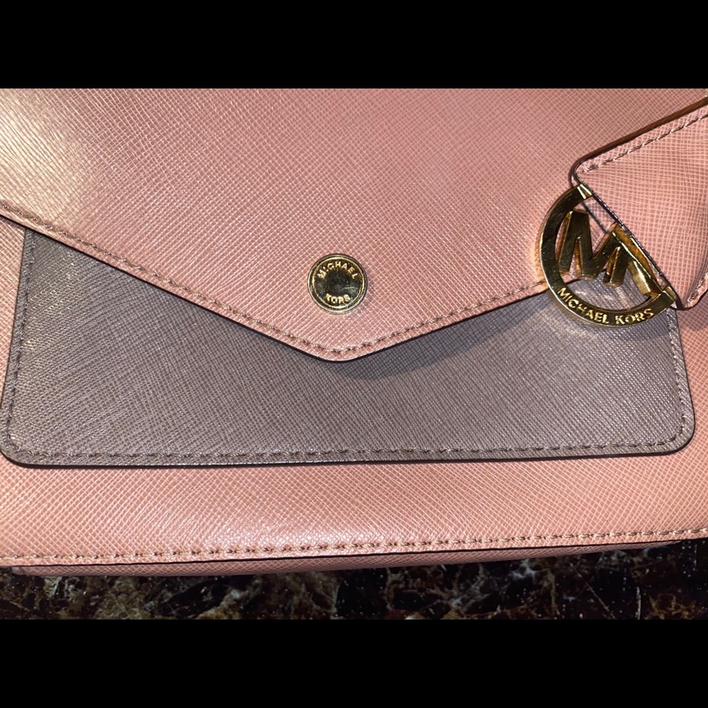 Michale Kors Cross Body